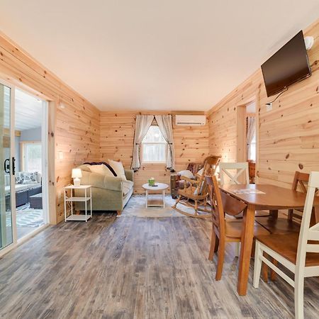 Scenic Evans Hideaway Steps To Lake Huron! Oscoda Eksteriør bilde