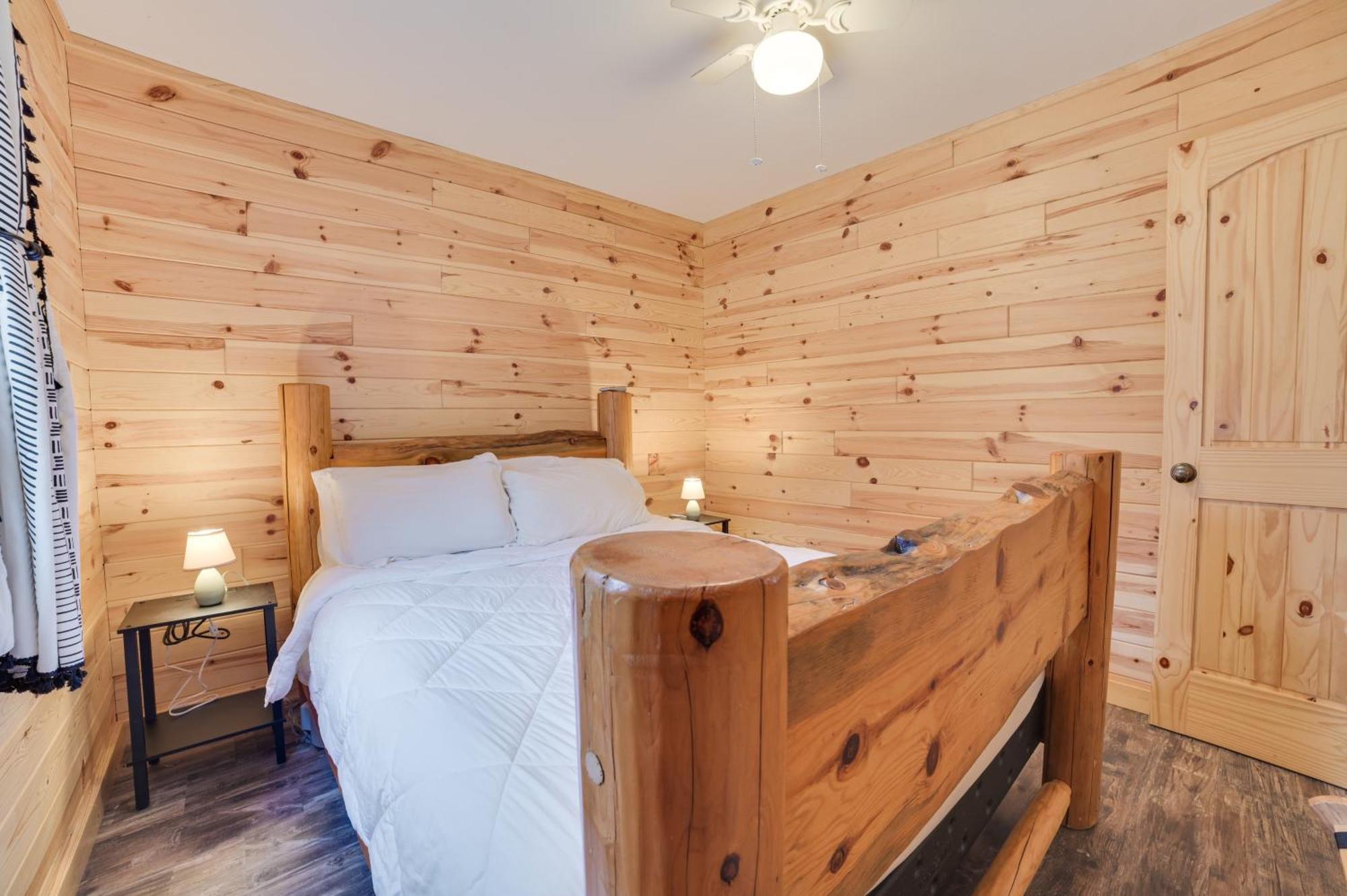Scenic Evans Hideaway Steps To Lake Huron! Oscoda Eksteriør bilde